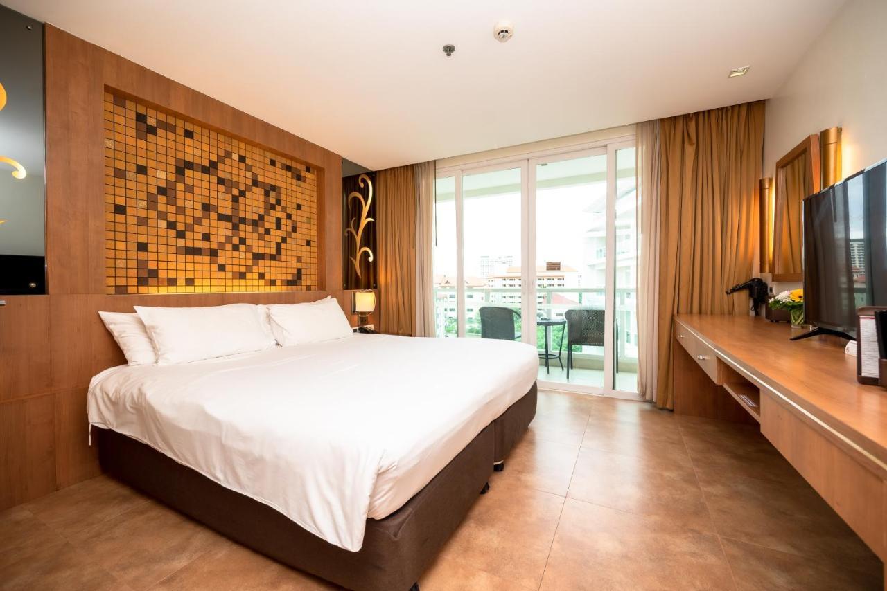 Centara Nova Hotel Pattaya Exterior photo