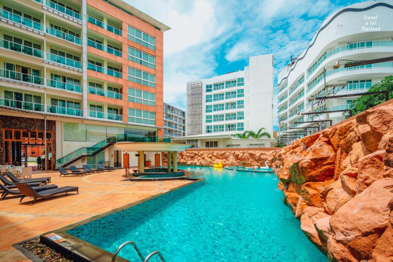 Centara Nova Hotel Pattaya Exterior photo