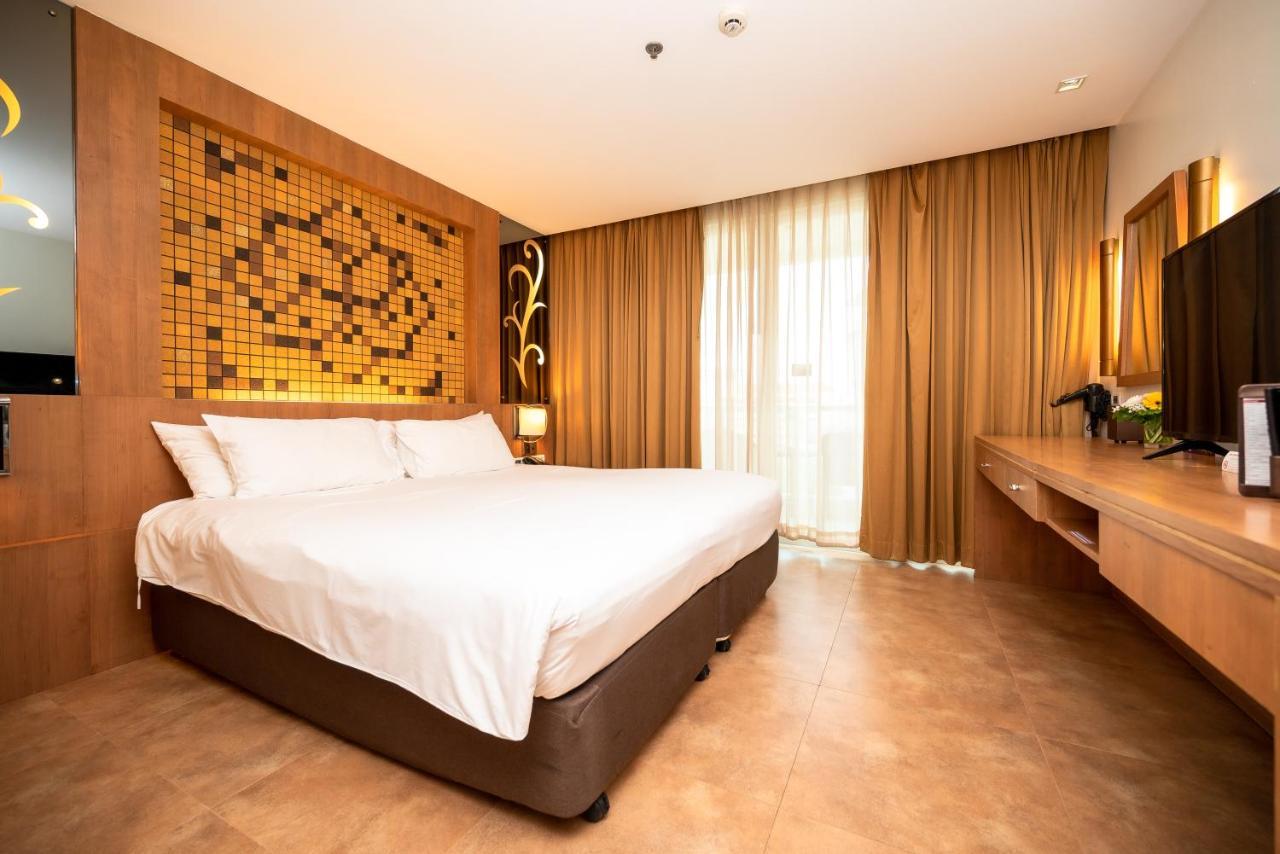 Centara Nova Hotel Pattaya Exterior photo