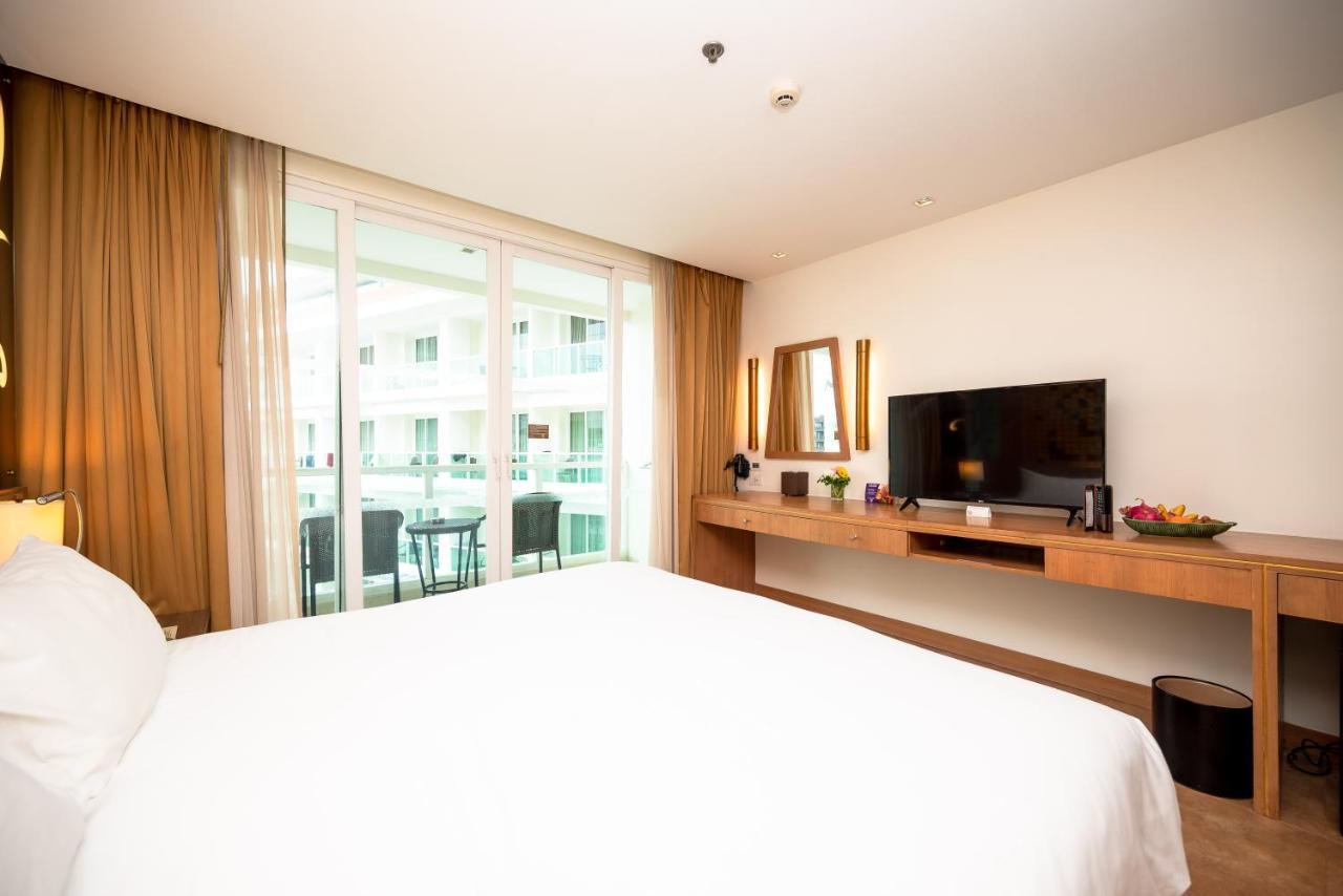 Centara Nova Hotel Pattaya Exterior photo