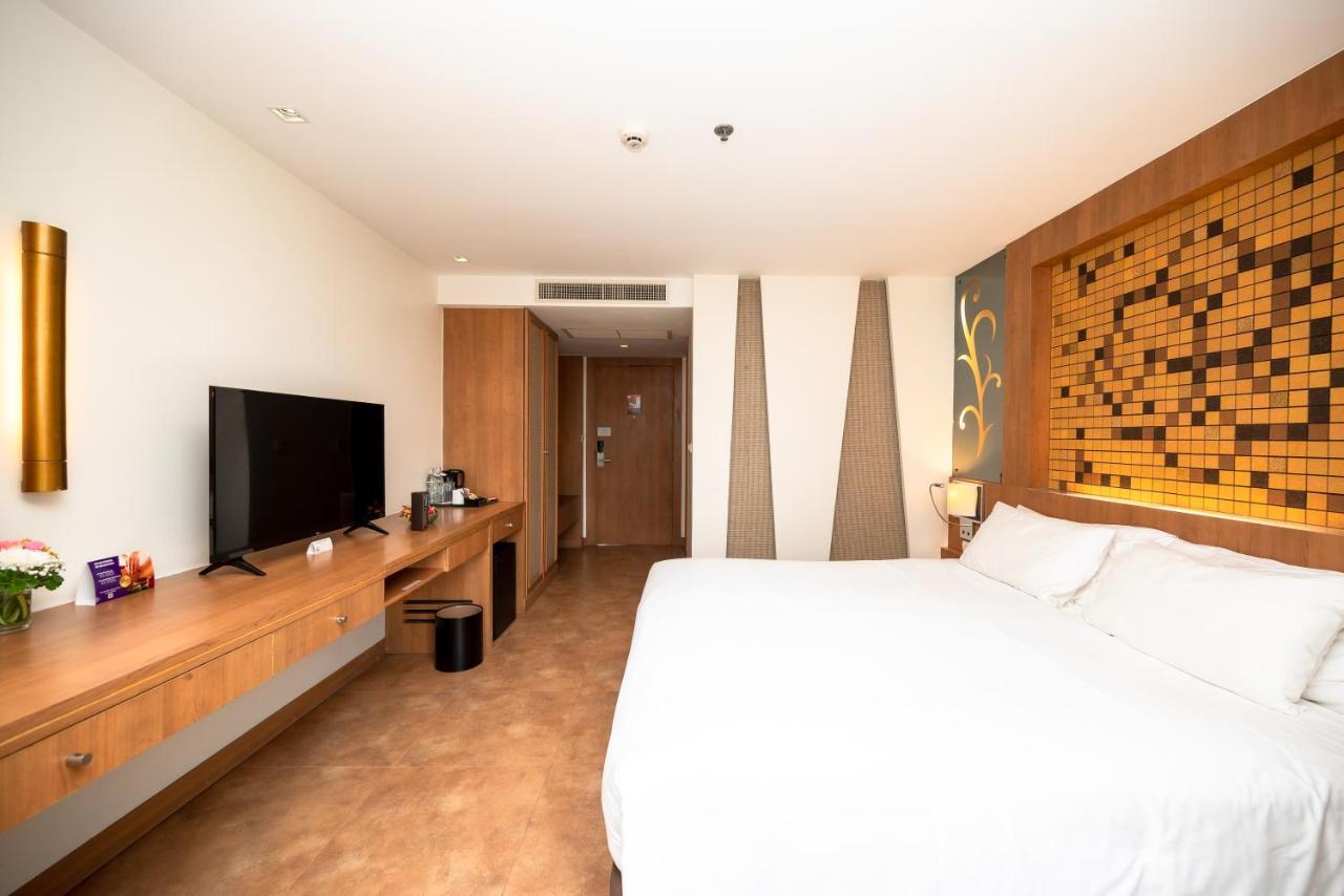 Centara Nova Hotel Pattaya Exterior photo