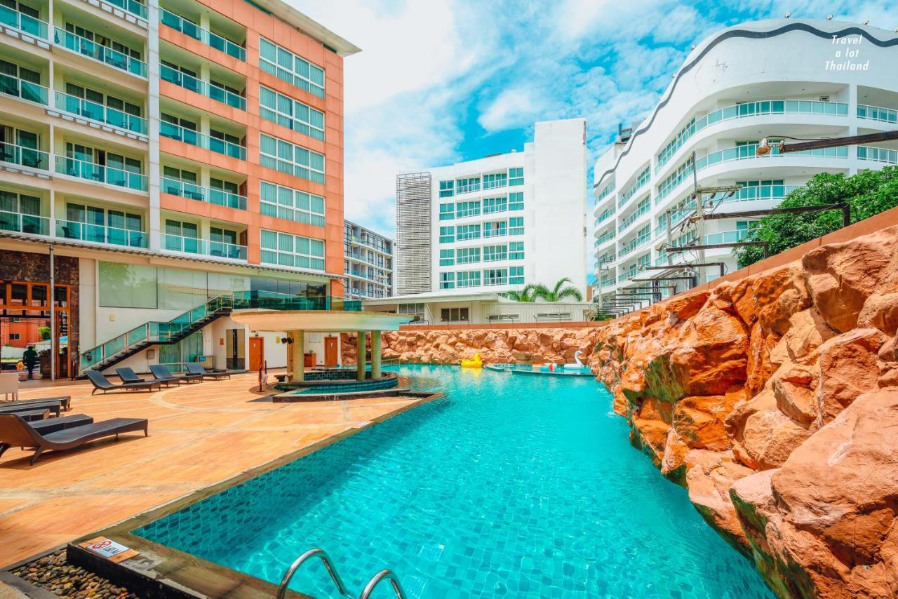 Centara Nova Hotel Pattaya Exterior photo