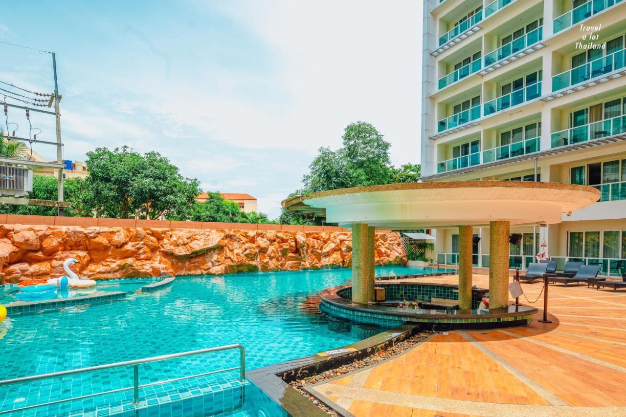 Centara Nova Hotel Pattaya Exterior photo