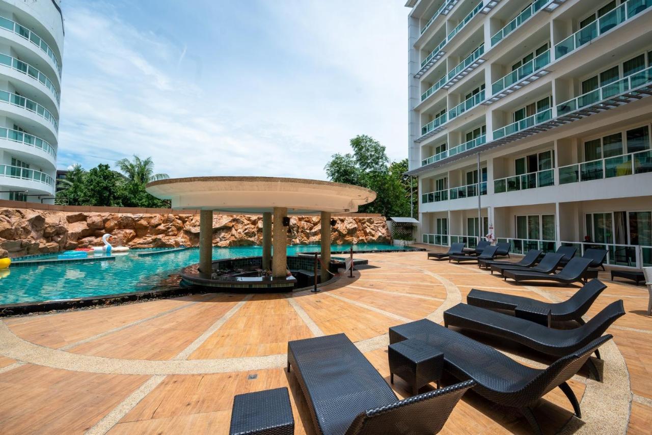 Centara Nova Hotel Pattaya Exterior photo