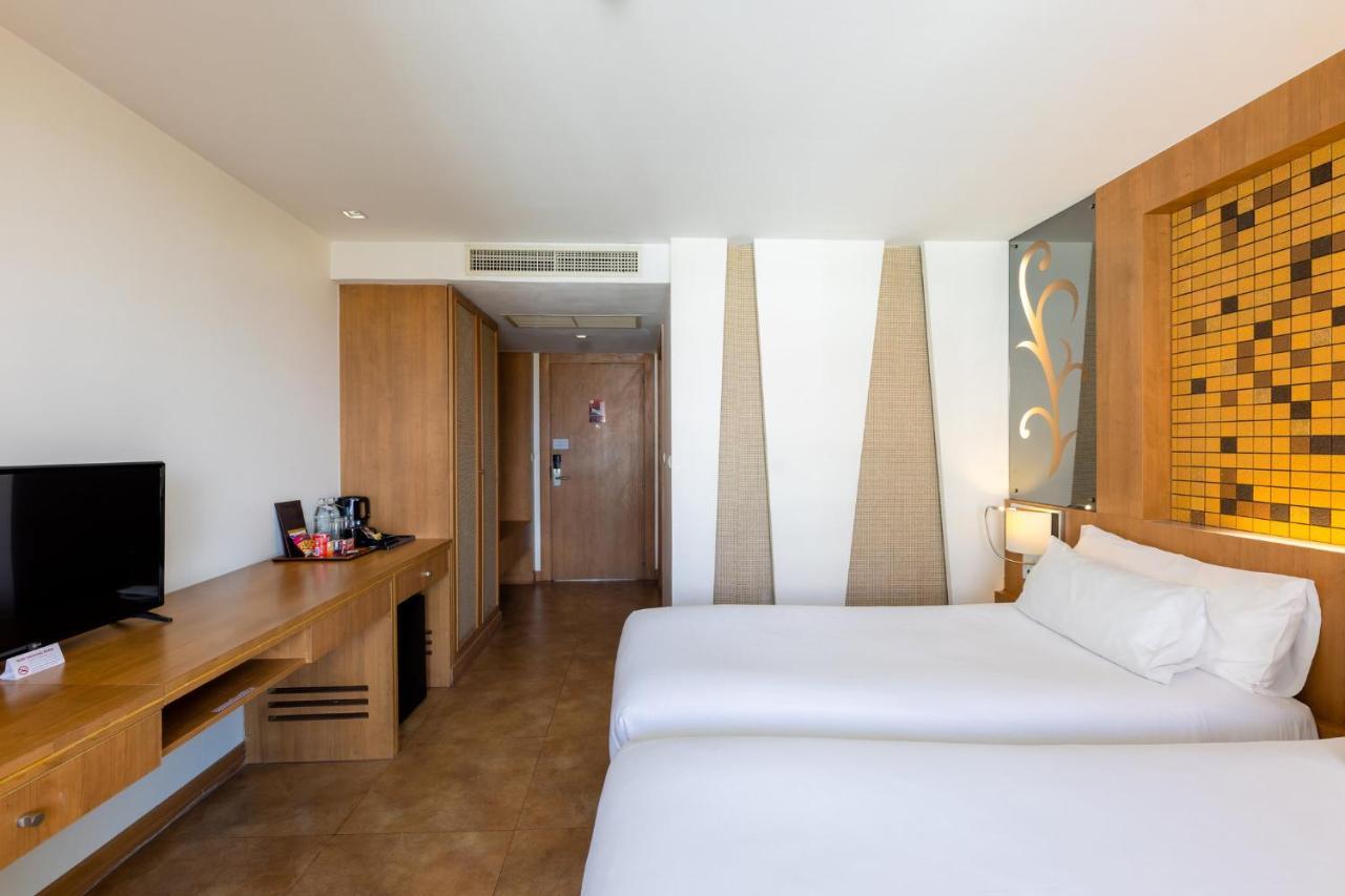 Centara Nova Hotel Pattaya Exterior photo